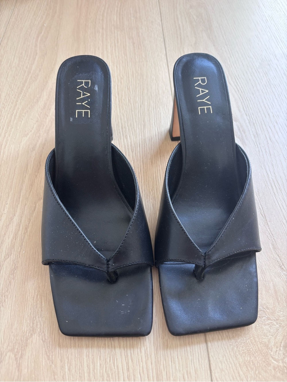 RAYE Black Square-Toe Thong Mulesโ